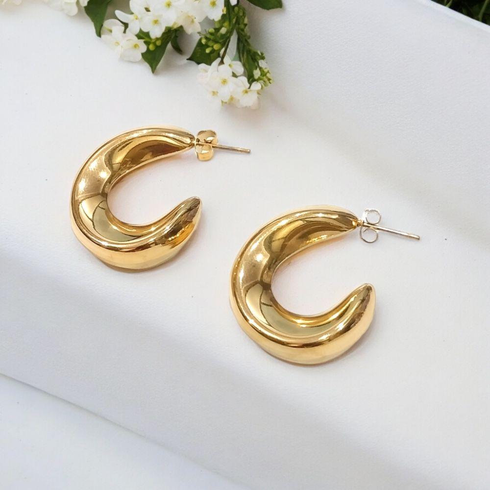 gold hoop earrings