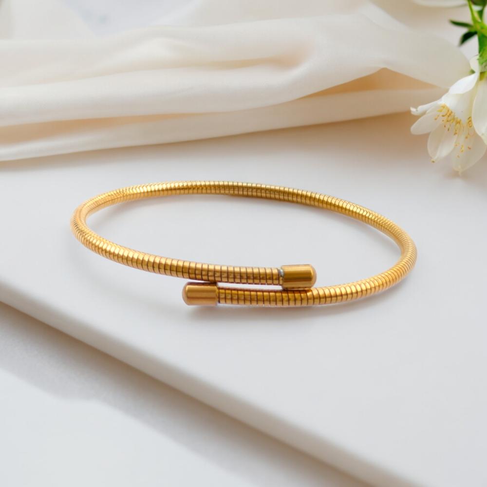 ladies gold bracelets