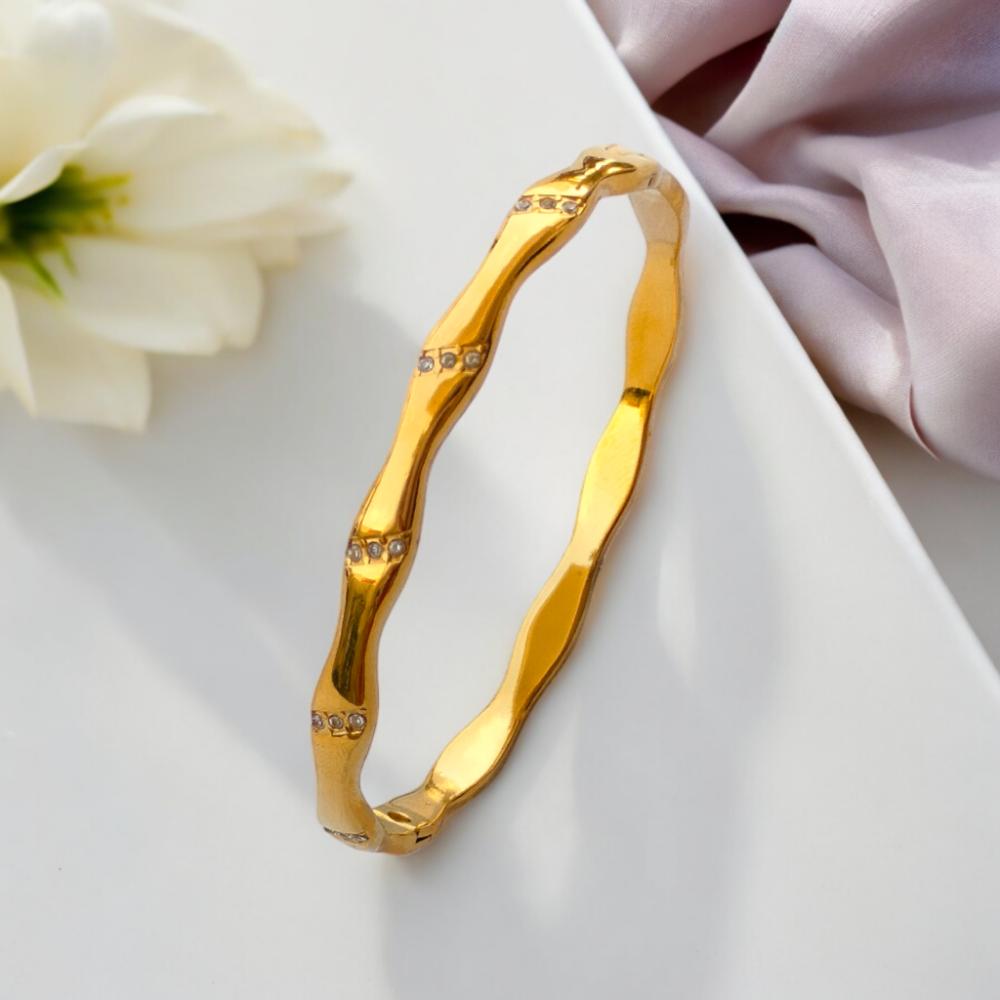 ladies gold bracelets