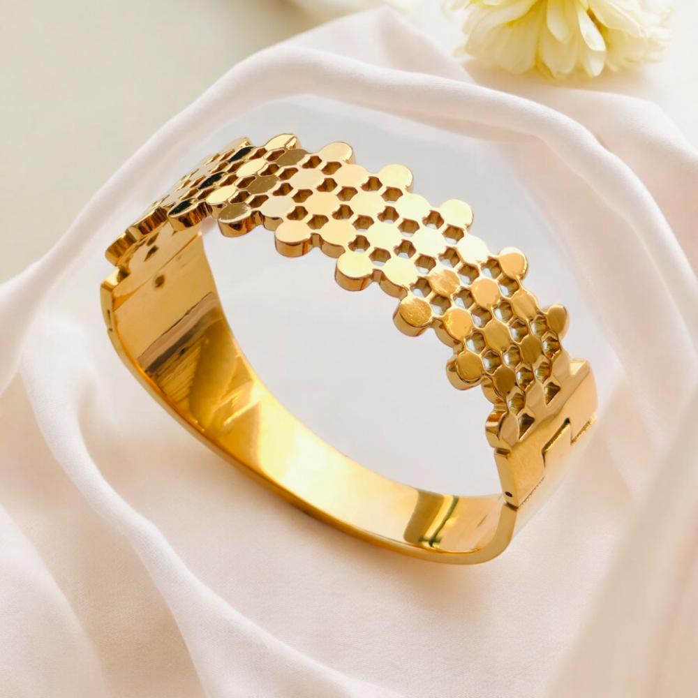 ladies gold bracelets